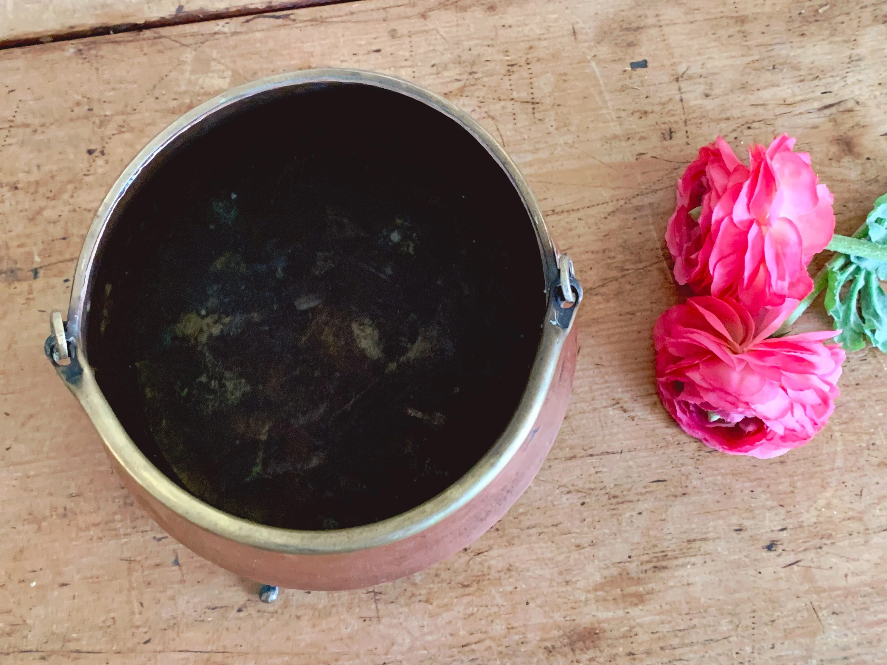 Antique Copper Coal Bucket with Brass Handle and Three Feet | Log Bin Wood Storage Fireplace Decor | Rustic Farmhouse Flower Vase - Image 8