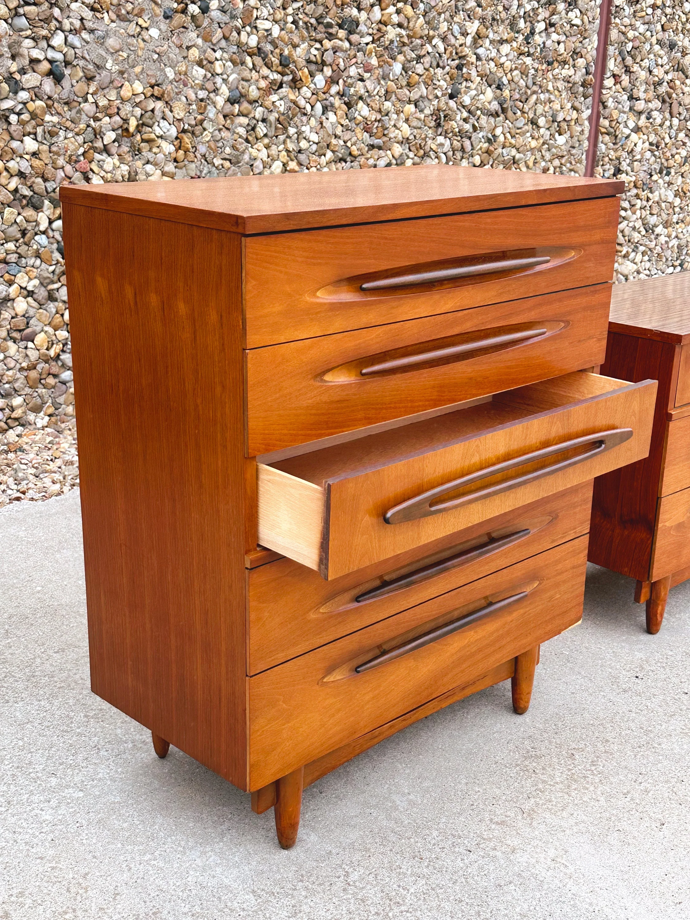 Vintage Mid Century Modern 5-Drawer Tallboy Dresser by Ward Furniture Mfg Co | SHIPPING NOT FREE | Bedroom Furniture Chest of Drawers - Image 4